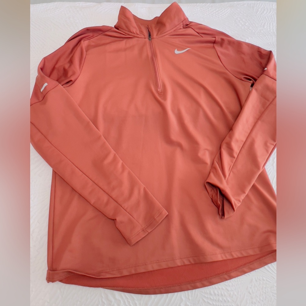 NIKE: Dri-Fit Auburn Pull over - Size Large